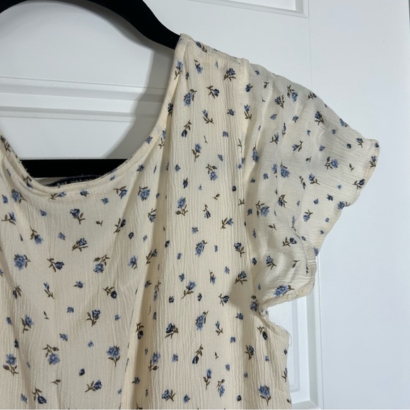 AMERICAN EAGLE FLOWER SUNDRESS WITH BUTTON AND TIE NECKLINE DETAILING - Picture 6 of 13
